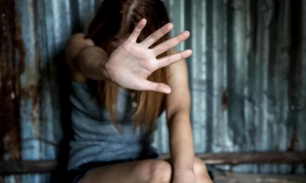 Χειροπέδες σε 64χρονο στη Θεσσαλονίκη- Ασέλγησε σε ανήλικη